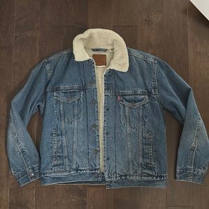 Levi’s Sherpa lined denim jacket